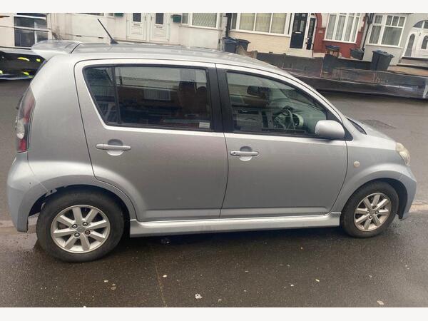 Daihatsu Sirion 1.5 SX 5dr