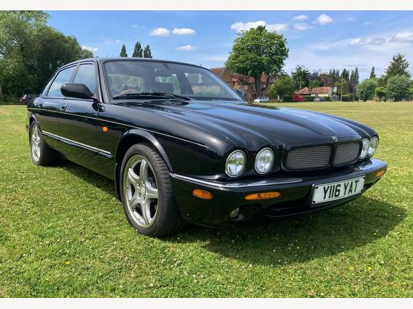 Jaguar XJR 4.0 V8 4dr