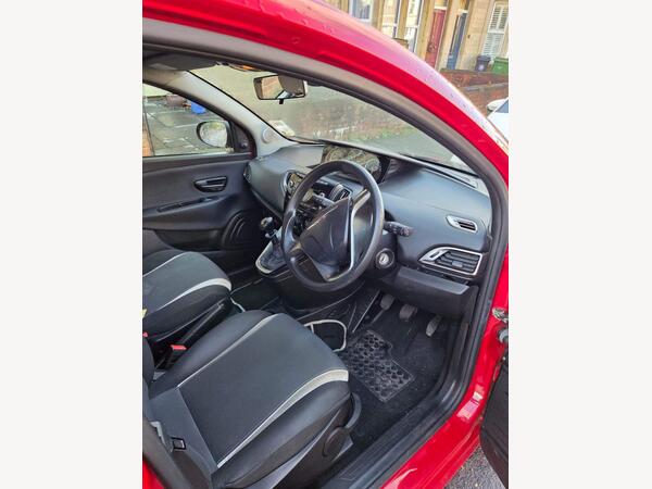 Chrysler Ypsilon 1.2 Silver Euro 6 5dr