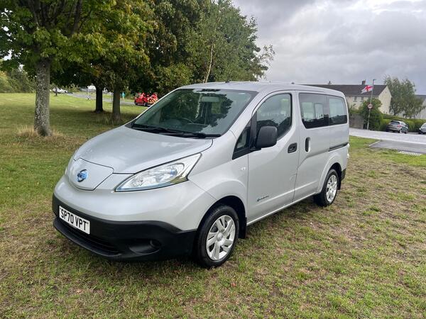 Nissan e-NV200 40kWh Acenta Combi Van Double Cab 5dr Electric Auto (5 Seat, Quick Charge) (109 ps)