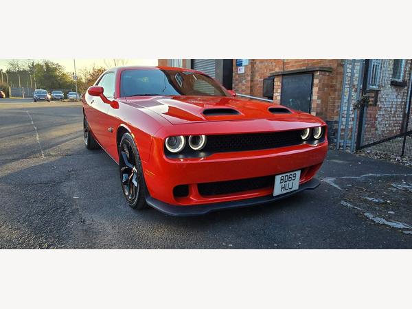Dodge Challenger Hellcat Bonnet & Front Bumper