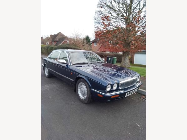 Daimler XJ Series 4.0 V8 LWB Saloon 4dr
