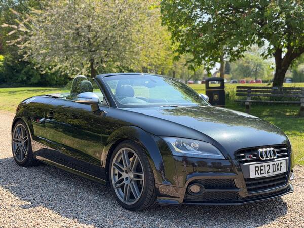 Audi TTS 2.0 TFSI Black Edition Roadster quattro Euro 5 2dr