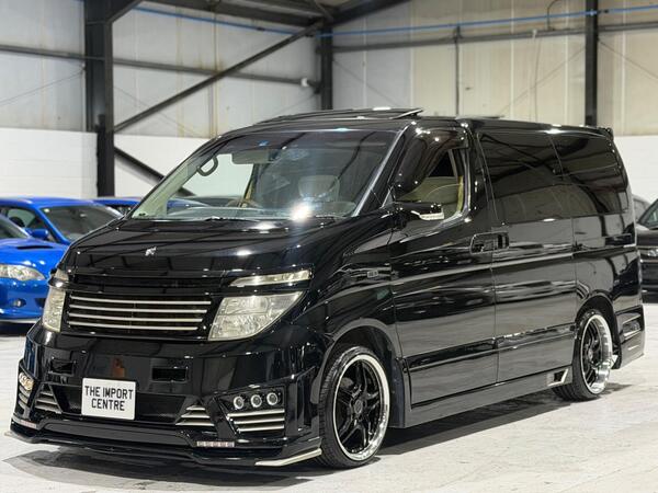 Nissan Elgrand 3.5 M'Z SPEED VIP JDM SHOW CAR PETROL AUTO ULEZ 8 SEAT