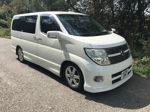 Nissan Elgrand 3.5 ltr V6 Highway Star, 4 wheel drive