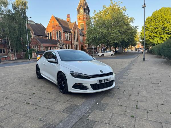 Volkswagen Scirocco 2.0 TDI R-Line DSG Euro 5 3dr (Leather, Nav)
