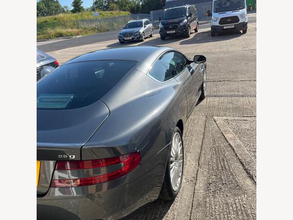 Aston Martin DB9 6.0 V12 T-TronicII Euro 4 2dr