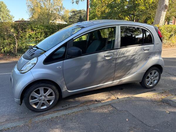 Peugeot iOn Auto 5dr