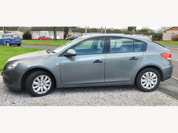Chevrolet Cruze 1.6 LS Euro 5 5dr