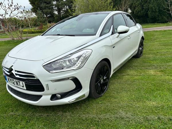 Citroen DS5 2.0 h e-HDi Airdream DStyle EGS6 4WD Euro 5 (s/s) 5dr