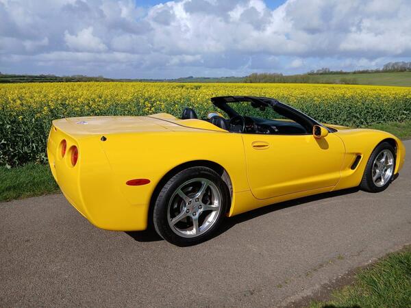 Chevrolet Corvette 5.7 Coupe 2dr Petrol Manual (290 g/km, 340 bhp)
