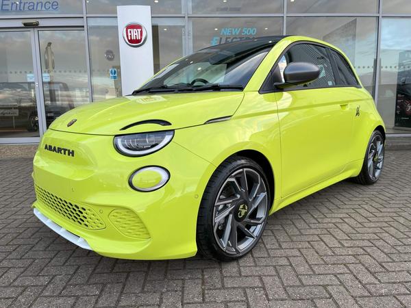 Abarth 500e C 42kWh Scorpionissima Auto 2dr