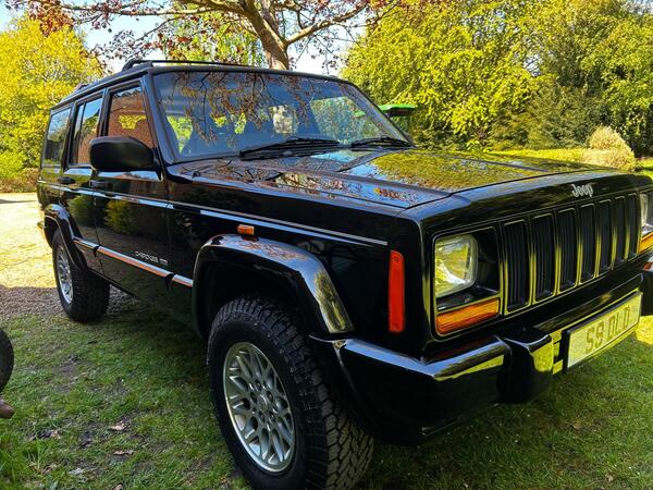 Jeep Cherokee 4.0 Limited 4x4 5dr