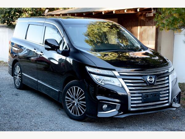 Nissan Elgrand 2.5 HighWay Star-Face Lift-Eight Seats 5dr