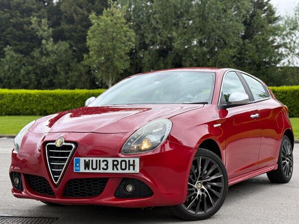 Alfa Romeo Giulietta 2.0 JTDM-2 Sportiva Euro 5 (s/s) 5dr