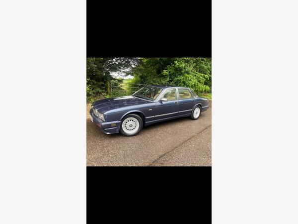 Jaguar XJ 4.0 XJ40 XJR Sports 4dr