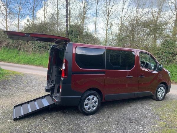 Renault Trafic 2.0 dCi 28 Business SWB Euro 6 (s/s) 5dr (9 Seat)