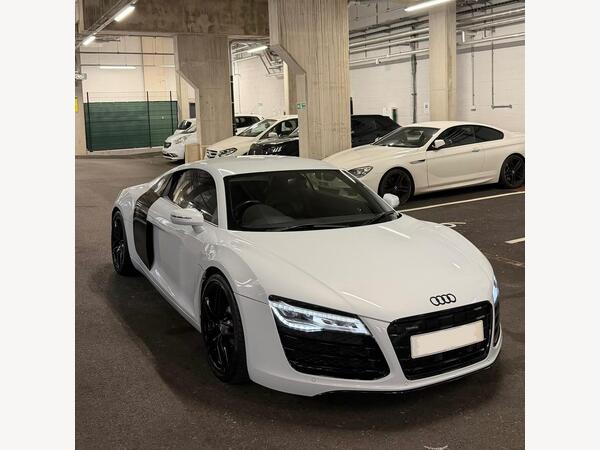 Audi R8 4.2 FSI V8 S Tronic quattro Euro 5 2dr