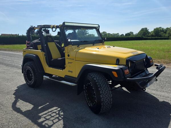 Jeep Wrangler 2.5 Sport Soft top 4x4 3dr