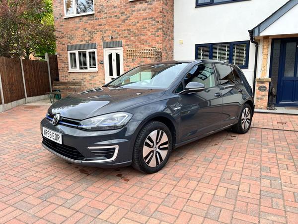 Volkswagen e-Golf 35.8kWh e-Golf Auto 5dr