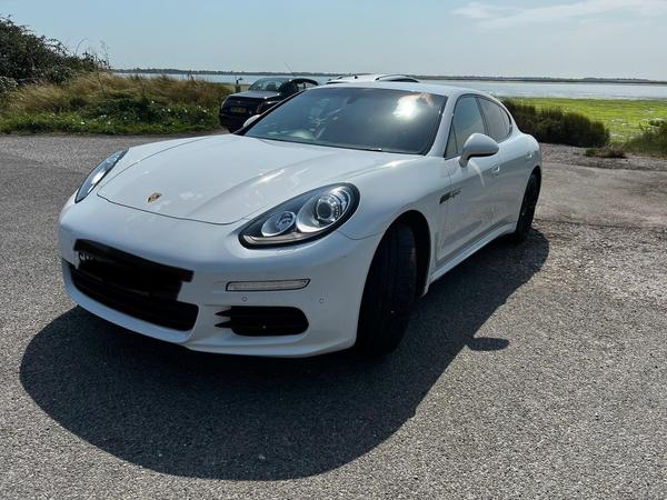 Porsche Panamera 3.0 V6 E-Hybrid S TiptronicS Euro 6 (s/s) 5dr