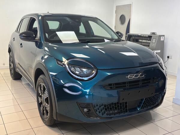 Fiat 600 1.2 MHEV e-DCT Euro 6 (s/s) 5dr