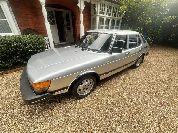 Saab 900 2.0 GLS 5dr
