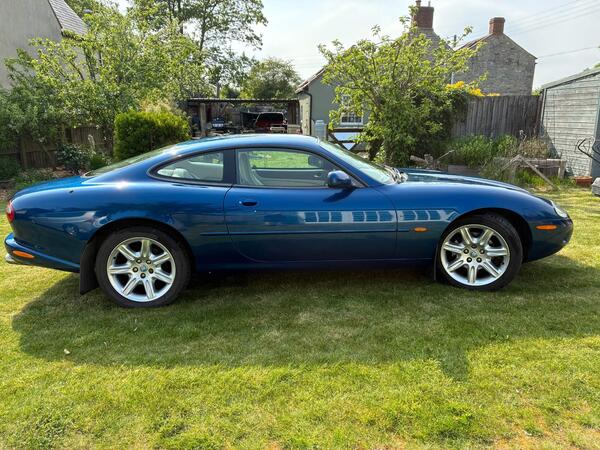 Jaguar XK8 4.0 Coupe 2dr Petrol Automatic (281 g/km, 290 bhp)