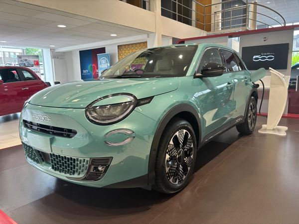 Fiat 600e 54kWh La Prima Auto 5dr