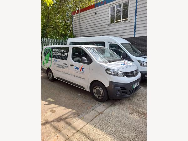 Vauxhall Vivaro-e Life 50kWh Combi Auto LWB 5dr (9 Seat, 11kW Charger)