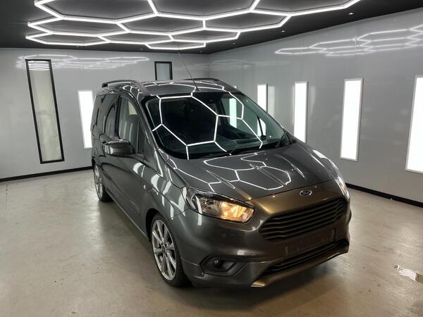 Ford Tourneo Courier 1.5 TDCi Zetec Euro 6 5dr