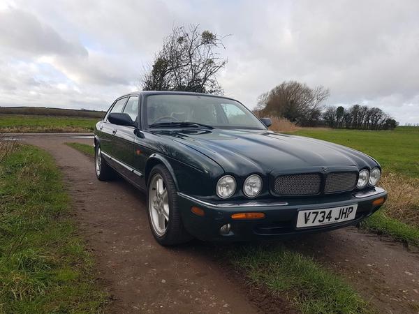 Jaguar XJR 4.0 V8 4dr
