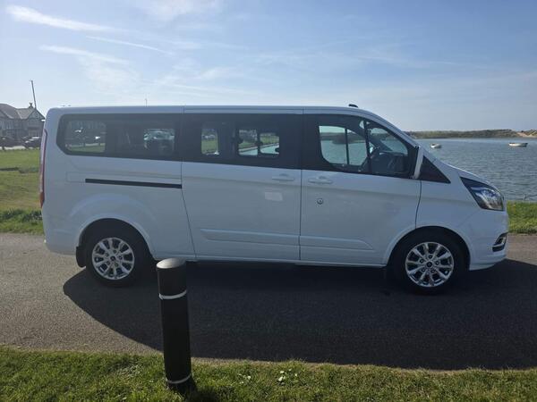 Ford Tourneo Custom 2.0 320 EcoBlue Titanium Minibus Double Cab 5dr Diesel Auto L2 Euro 6 (s/s) (130 ps)