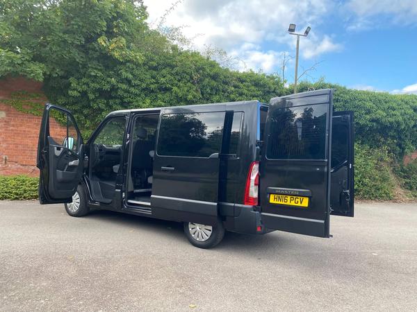 Renault Master 2.3 dCi 35 Business FWD MWB Medium Roof Euro 5 5dr (9 Seat)