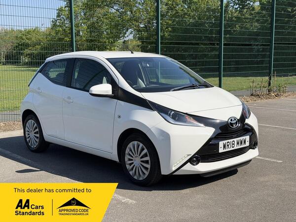 Toyota AYGO 1.0 VVT-i x-play Euro 6 5dr