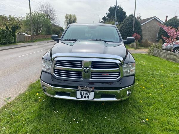 Dodge RAM 5.7 V8 Hemi Laramie Pickup 4dr Petrol Auto 4WD Euro 3 (345 bhp)
