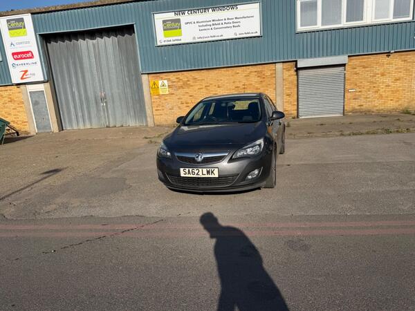 Vauxhall Astra 1.6 16v SRi Euro 5 5dr