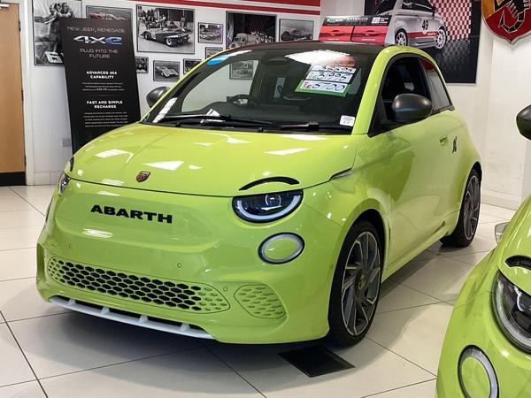 Abarth 500e 42kWh Scorpionissima Auto 3dr
