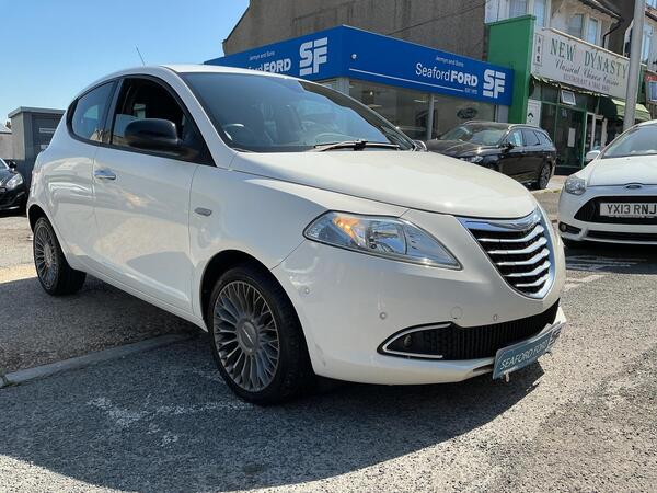 Chrysler Ypsilon 1.2 Platinum Euro 6 5dr