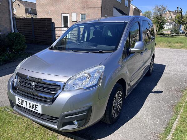 Peugeot Horizon Wheelchair Accessible vehicle WAV
