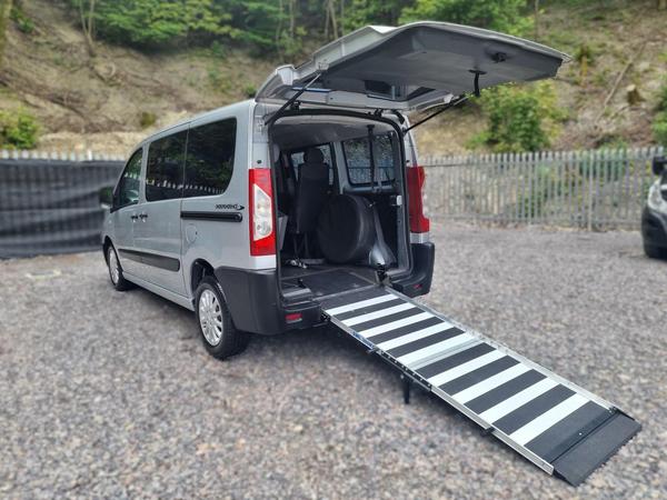 Peugeot Expert Tepee 2.0 HDi Comfort L1 5dr (5/6 seats)