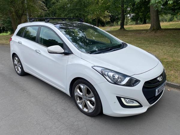 Hyundai i30 1.6 CRDi Premium Tourer Euro 5 5dr