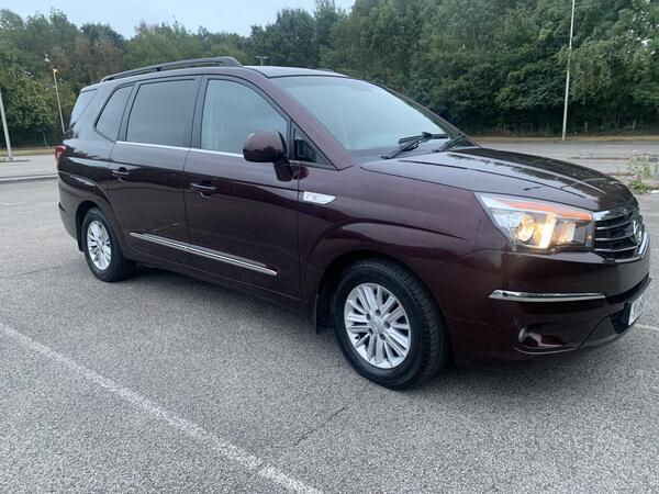 SsangYong Turismo 2.2D EX T-Tronic Euro 6 5dr