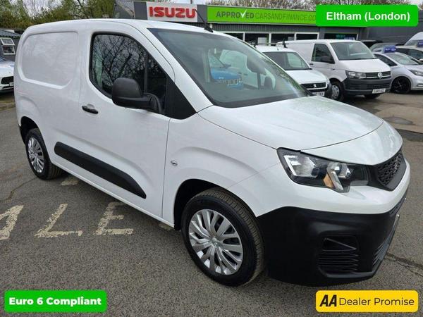 Peugeot Partner 1.5 BLUEHDI PROFESSIONAL L1 0d 101 BHP IN WHITE WITH 59,000 MILES AND A FULL SERVICE HISTORY, 3 OWNER FROM NEW, ULEZ COMPLIANT EURO 6 DIESEL PANEL VAN