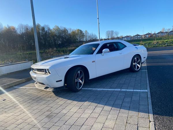 Dodge Challenger 6.4 SRT8 392 HEMI V8