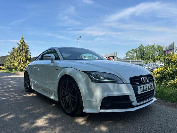 Audi TT 2.0 TDI Black Edition quattro Euro 5 3dr