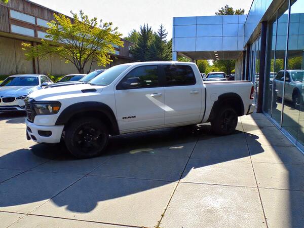 Ram 1500 RAM 1500 Lonestar 3.6L V6 VVT E Torgue Crew Cab 4x4 305Bhp