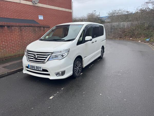 Nissan Serena 2.0 hybrid highway star automatic