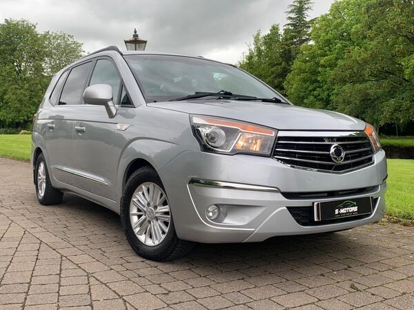 SsangYong Turismo 2.2D EX Euro 6 5dr