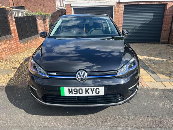 Volkswagen e-Golf 35.8kWh e-Golf Auto 5dr